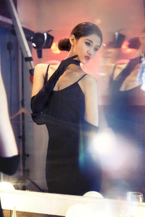 精品久久久久久毛片