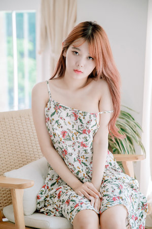 撕开校花的乳罩慢慢揉捏动图